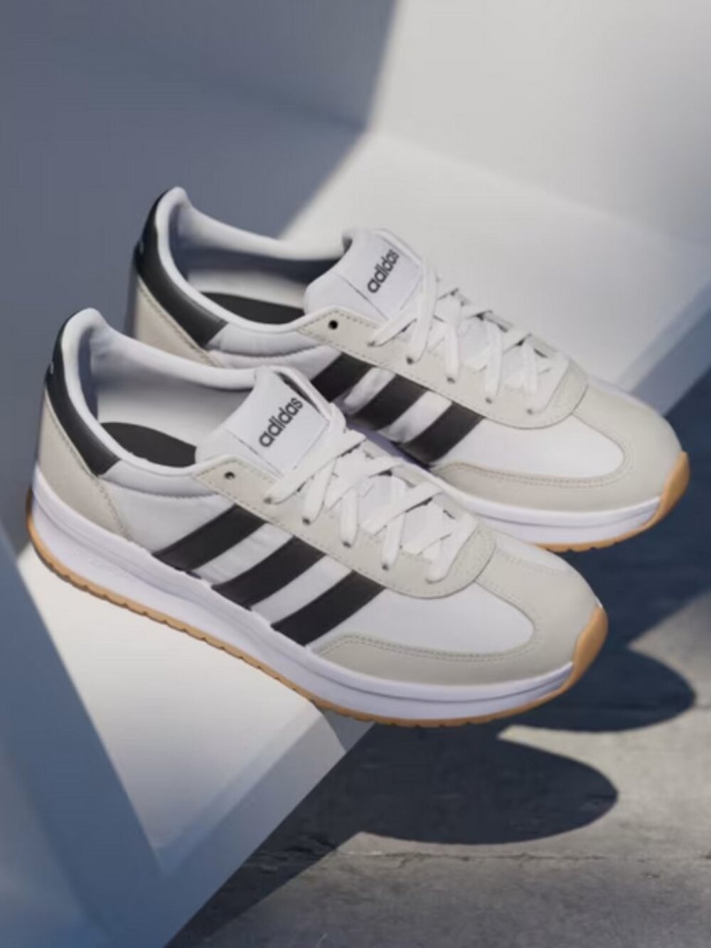 New adidas Women's RUN 70s 2.0 Shoes Size 11